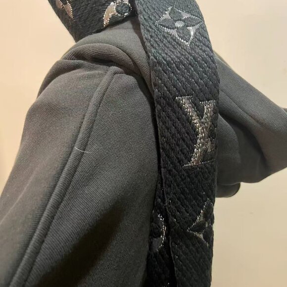 Louis Vuitton Monogram Logomania Black Scarf - Picture 4 of 6